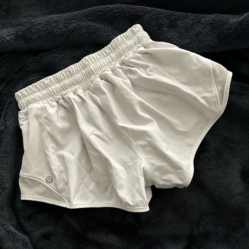 Lululemon Hotty Hot Shorts 2.5”